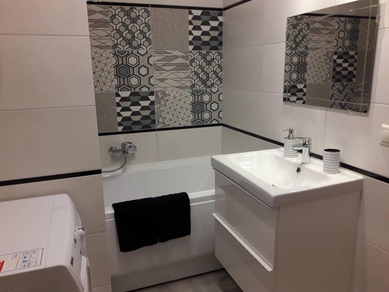 Comfort Apartment On Bogdanivska Street 7B เคียฟ ภายนอก รูปภาพ